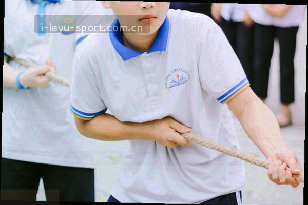 球员剪影与箭头图标